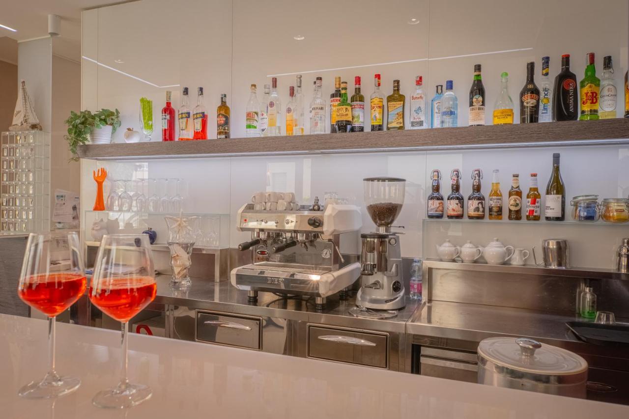 Design Hotel Astra B&B Misano Adriatico Luaran gambar