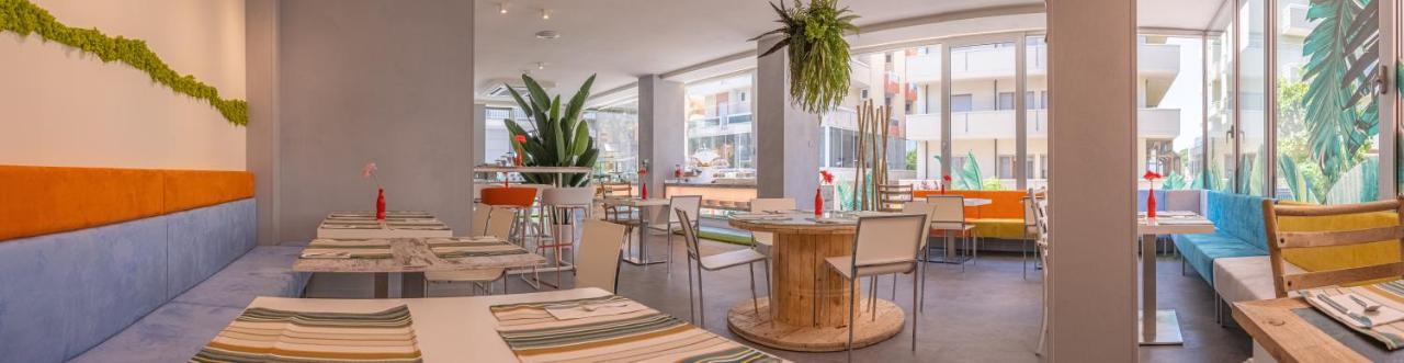 Design Hotel Astra B&B Misano Adriatico Luaran gambar
