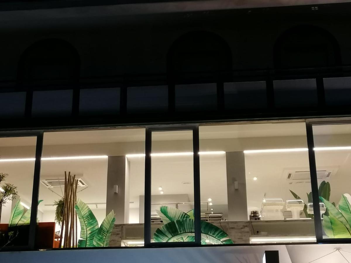 Design Hotel Astra B&B Misano Adriatico Luaran gambar