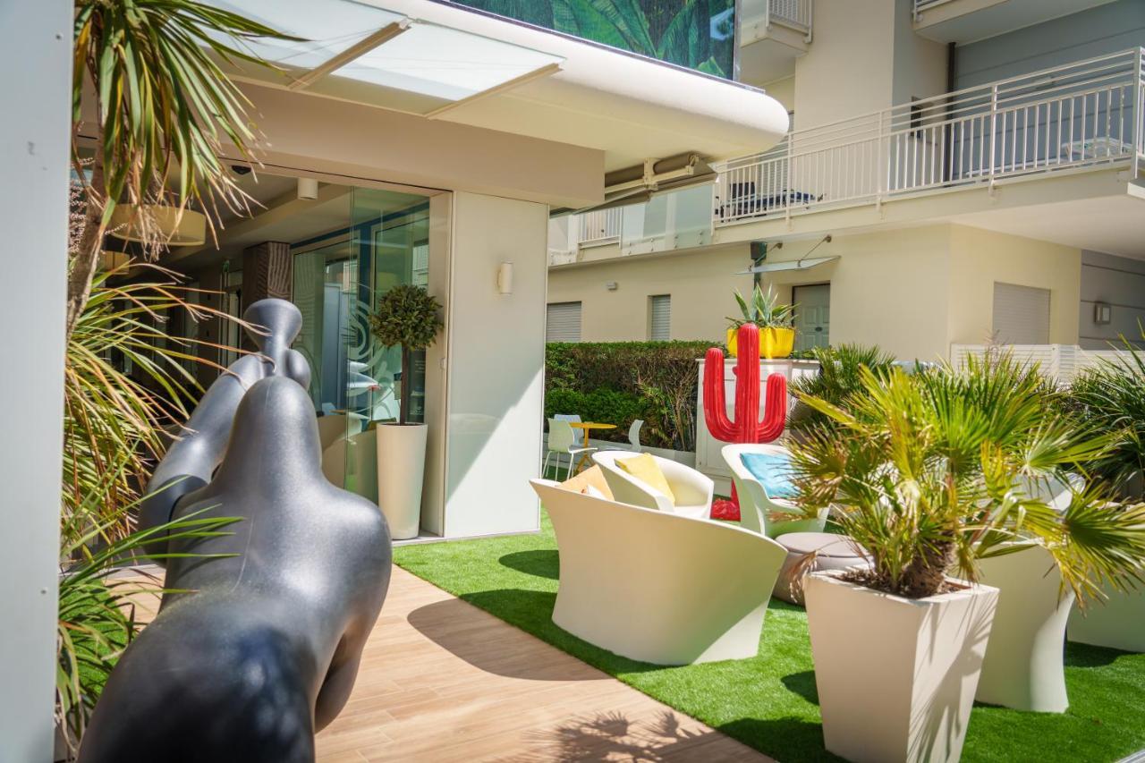 Design Hotel Astra B&B Misano Adriatico Luaran gambar