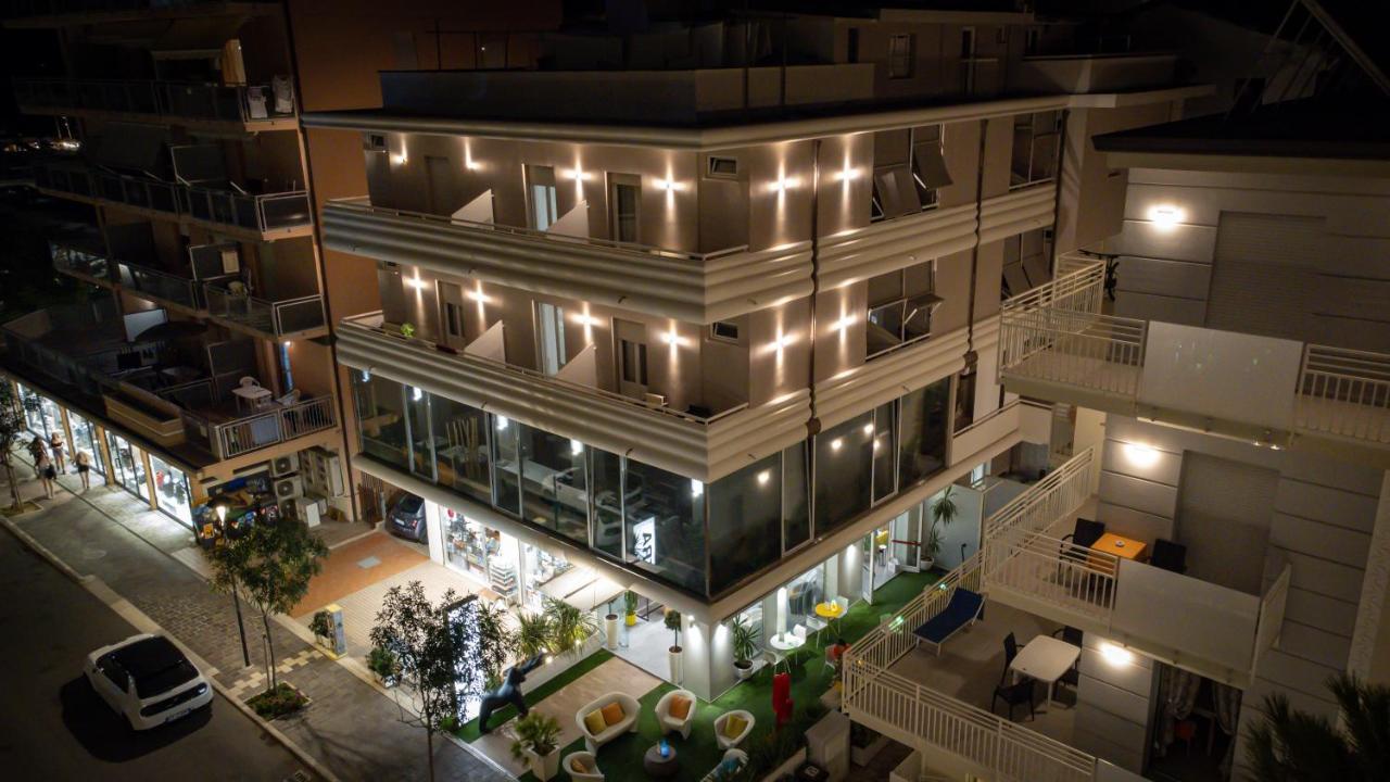 Design Hotel Astra B&B Misano Adriatico Luaran gambar